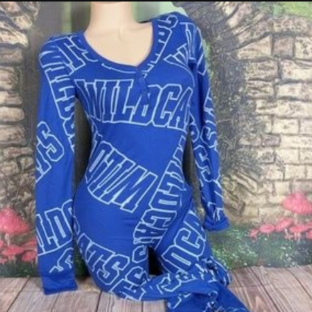 VS PINK University Kentucky Onesie Pajamas …